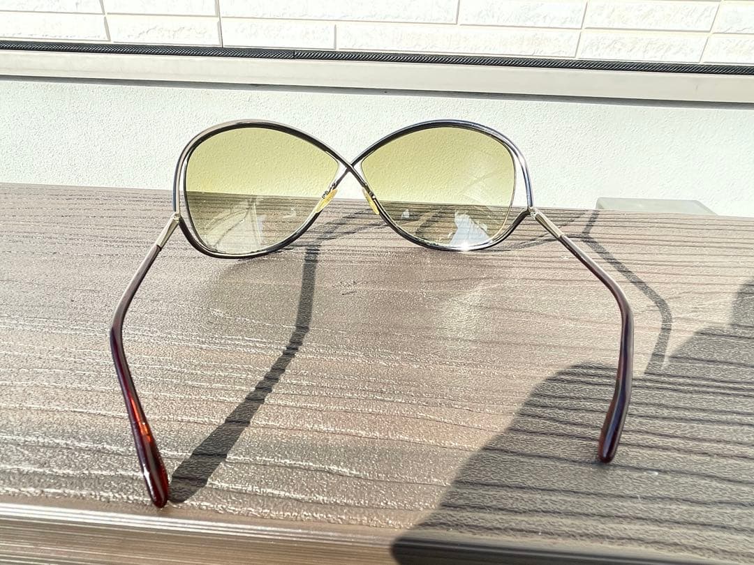 TomFord グレー カットアウトデザイン サングラス