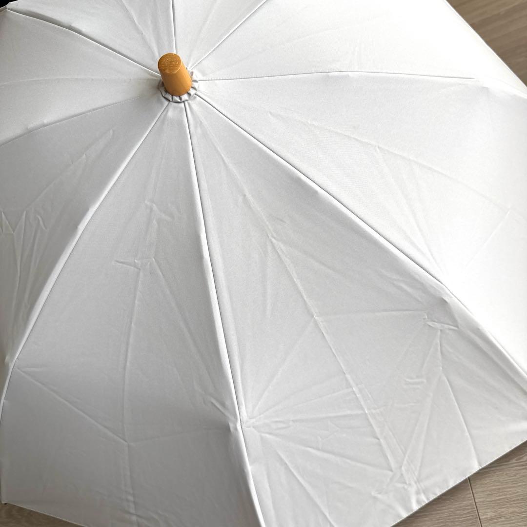 サンバリア100 2段折 無地 ホワイト 白 木ストレート手元 折りたたみ傘