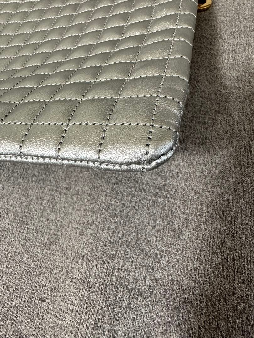 【最終ラスト値下げ】CELINE キルティング レザー クラッチバッグCチャーム