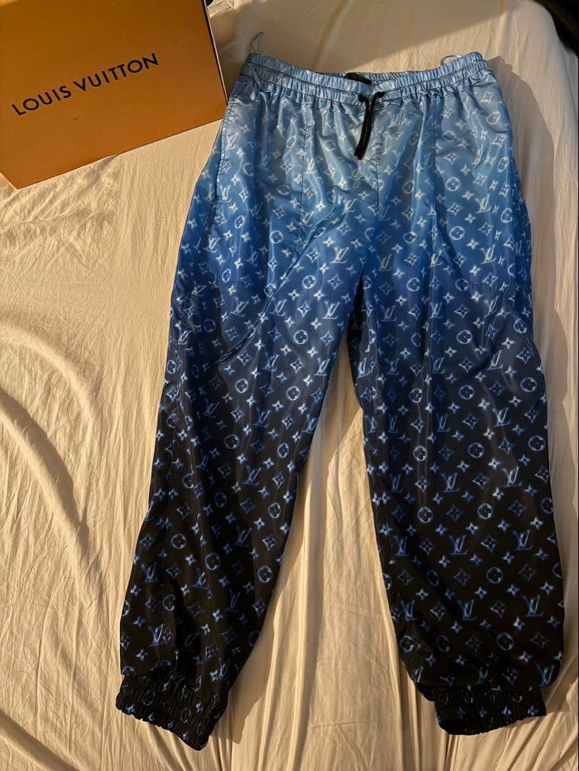 極美品LOUIS VUITTON ルイヴィトンナイロン生地　パンツ