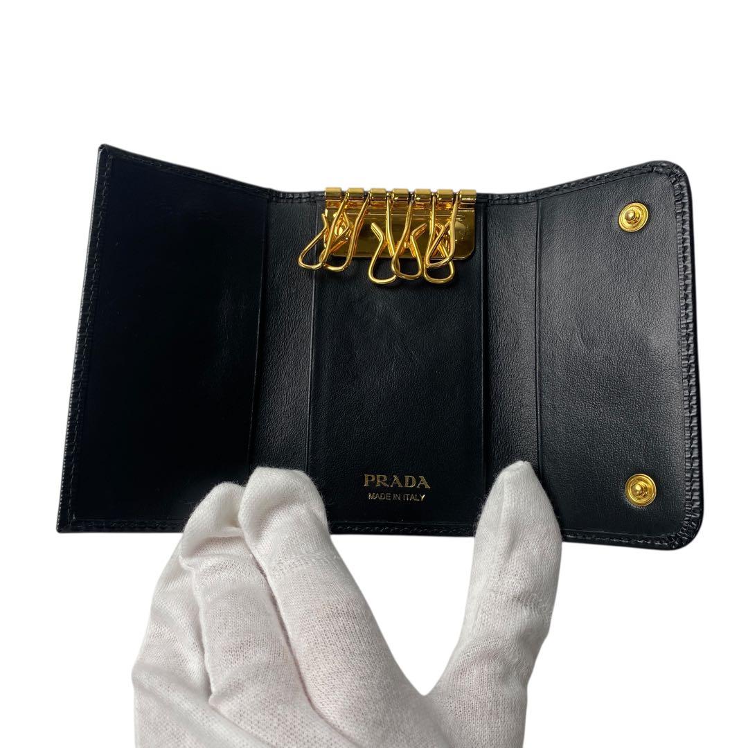 美品 プラダ PRADA 4連 キーケース 三角ロゴプレート ブラック