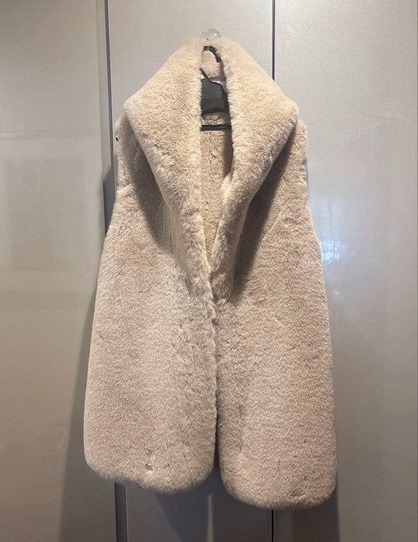 【新品タグ付】レジィーナロマンティコ ★フード付フェイクファー・ムートンジレ