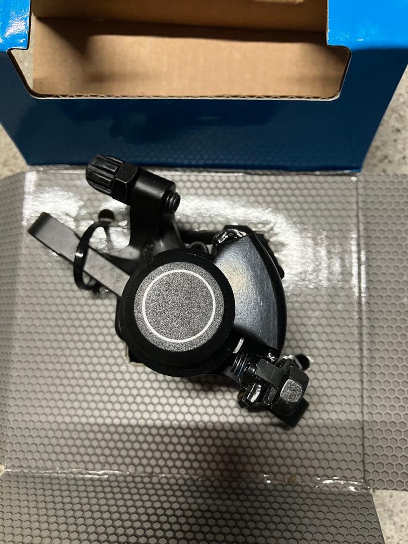 SHIMANO BR-R317 ディスクブレーキキャリパー