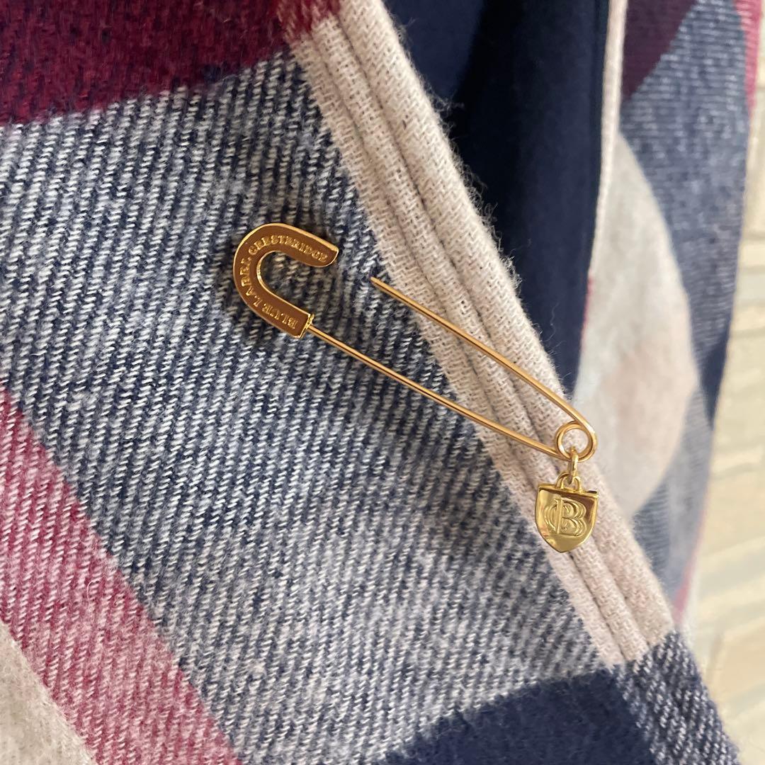 ブルーレーベル クレストブリッジ　リバーシブル ポンチョ　フード付きストール