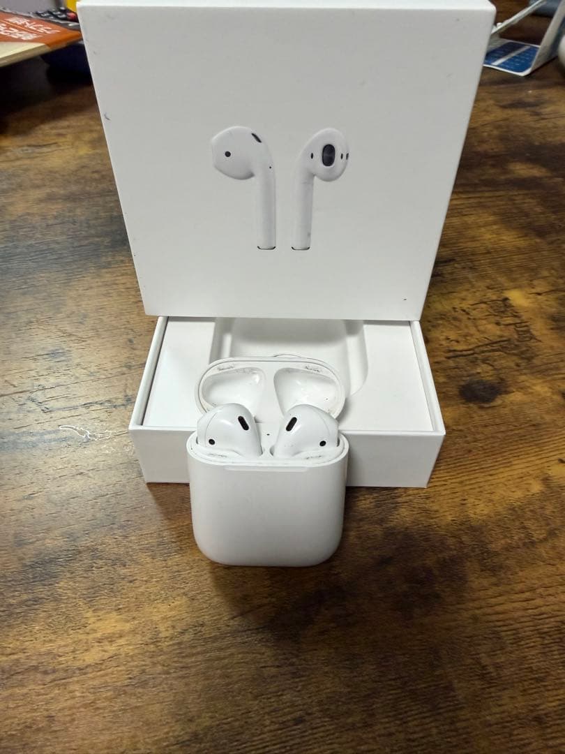 使用期間１年 AirPods 第二世代　値下げ早い者勝ち