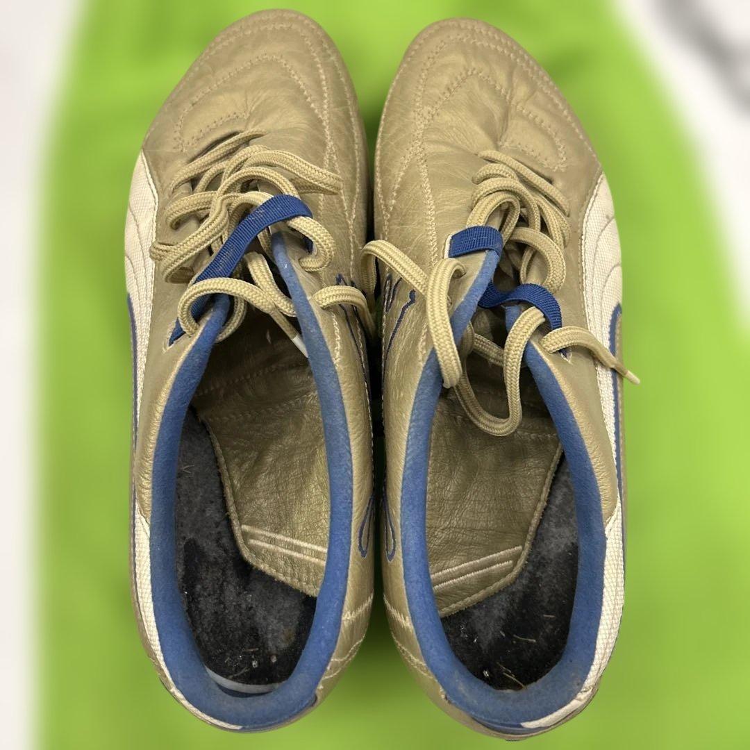 PUMA サッカーシューズ