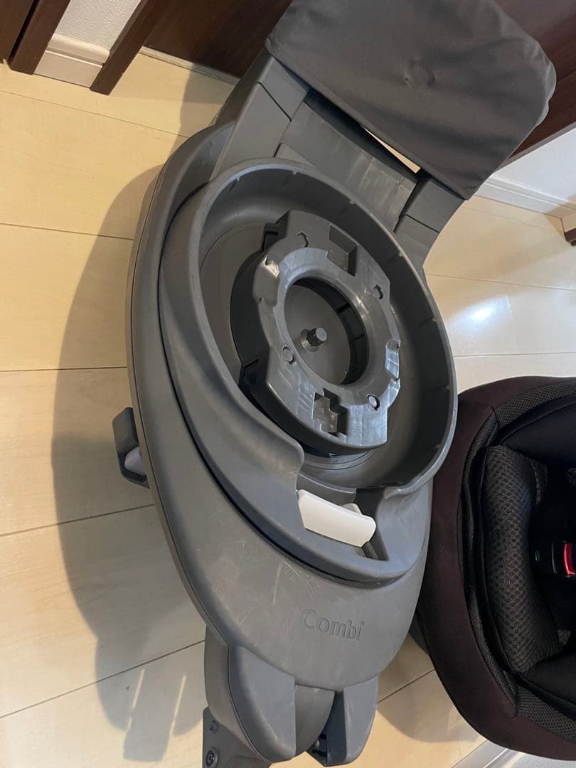 【最上位モデル】combi チャイルドシート THE S PLUS【プロ配送】