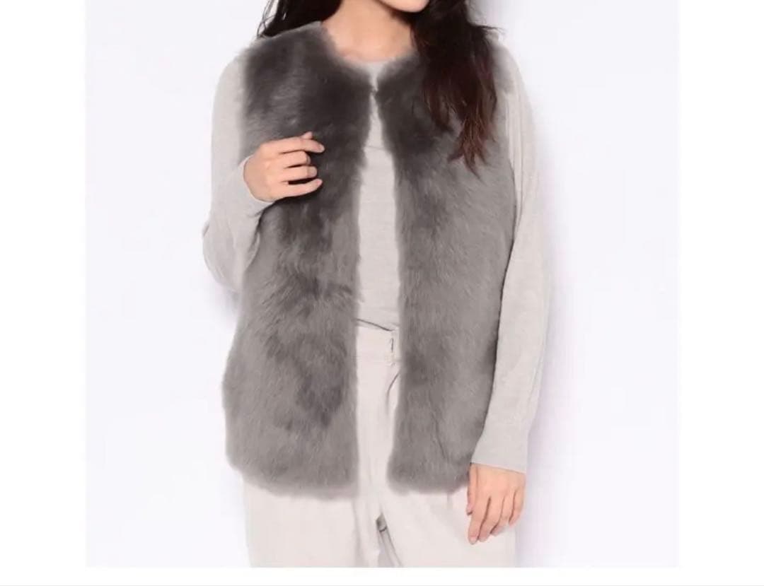 【美品】Leilian シープファー ノースリーブベスト グレー