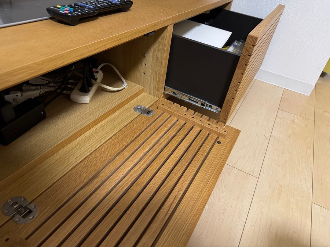 ころん　高級感　天然木のテレビ台　2/14まで