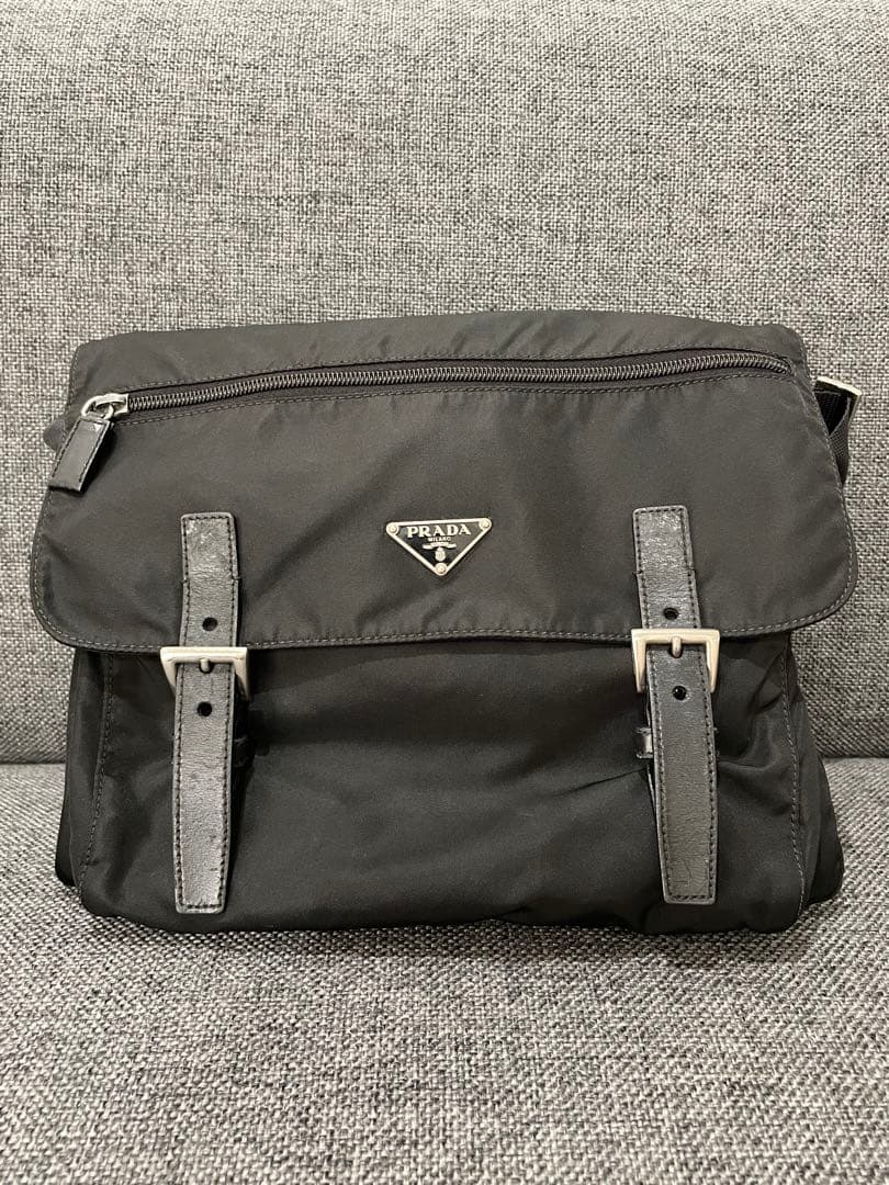 PRADA テスート ミニメッセンジャーバッグ 三角ロゴプレート NERO