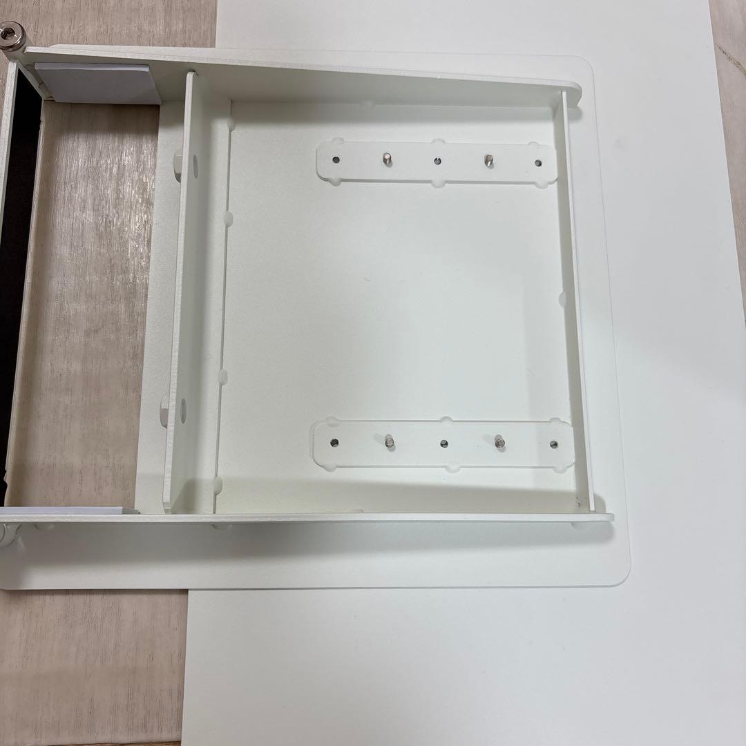 WALL V3 COMPACT ロータイプ　テレビスタンド　専用棚板あり