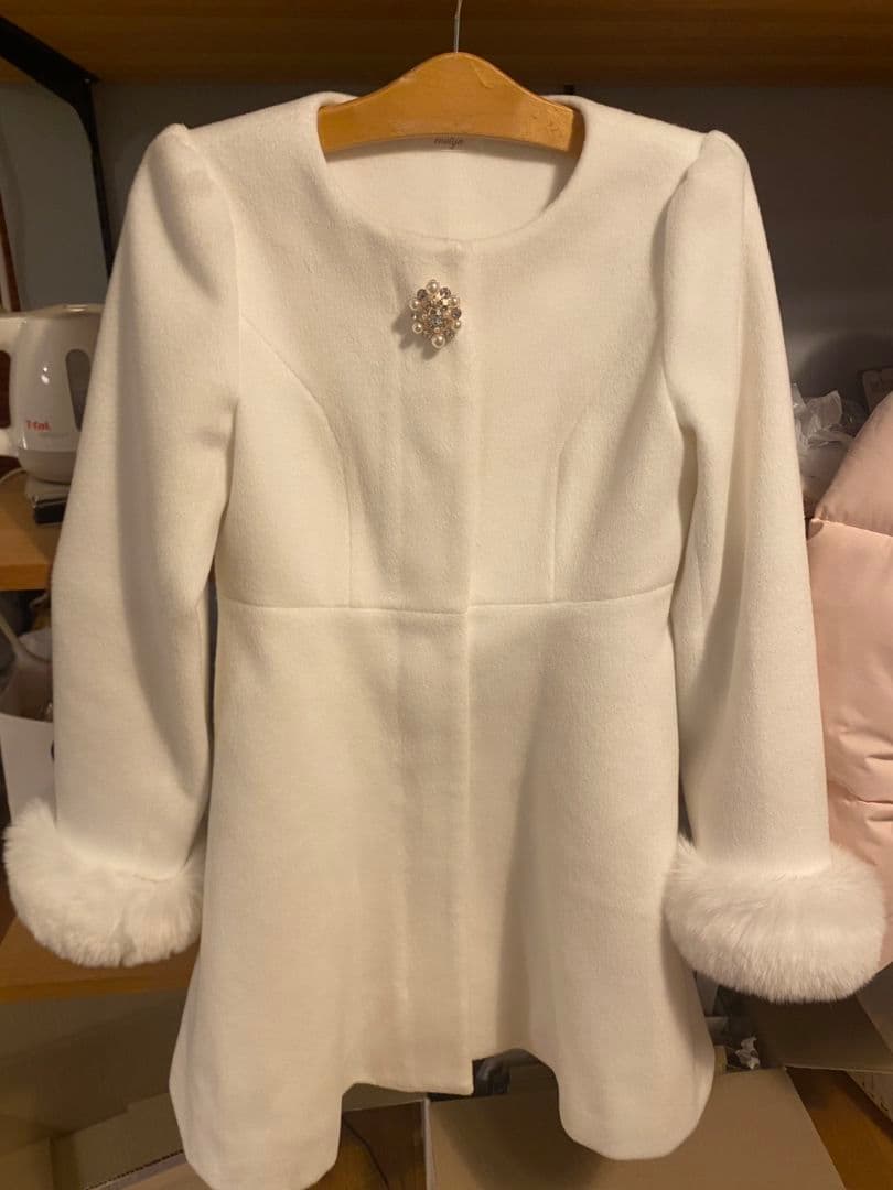 evelyn ビジューコート ホワイト 2024