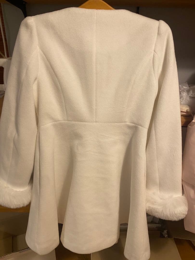 evelyn ビジューコート ホワイト 2024