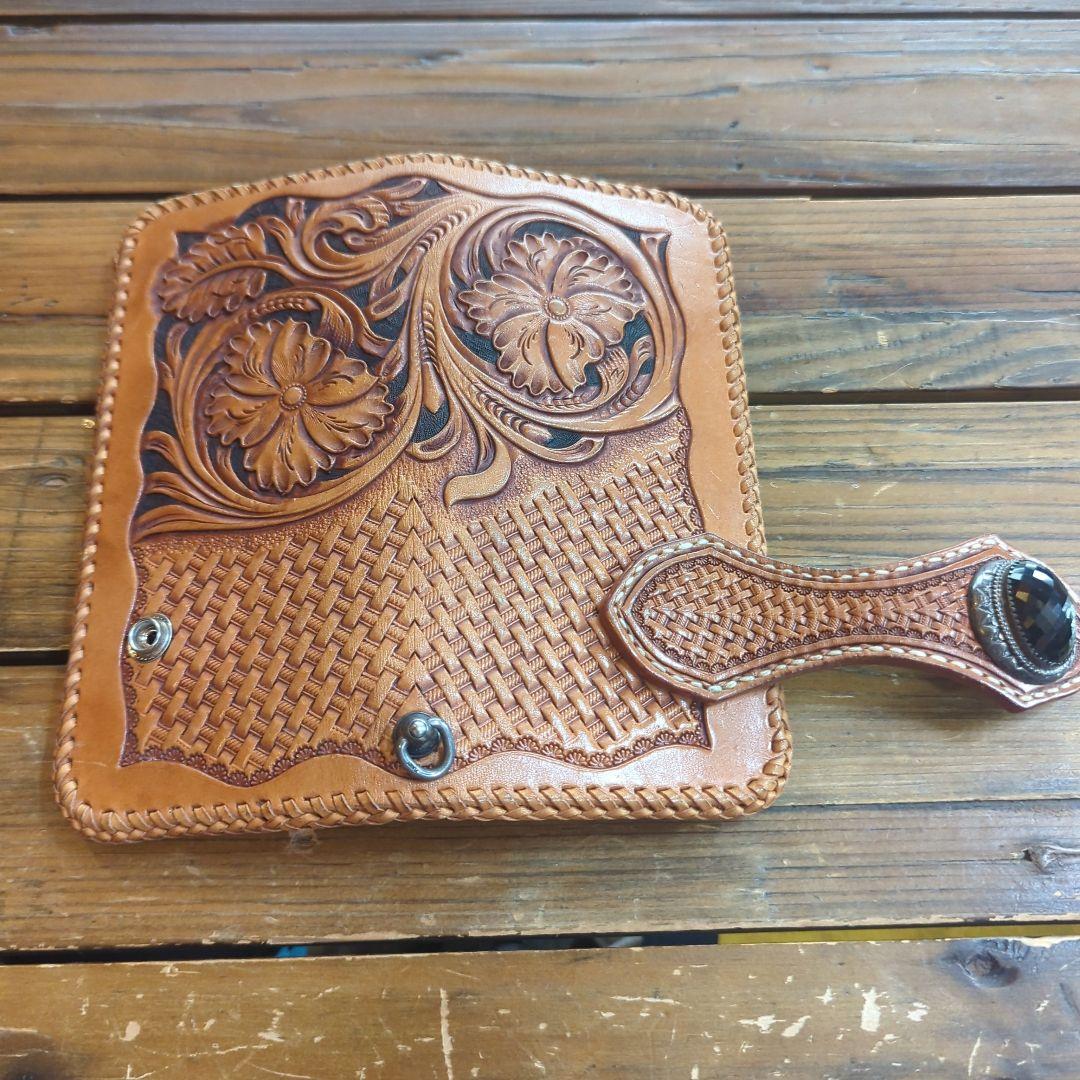 手彫り花模様レザー長財布