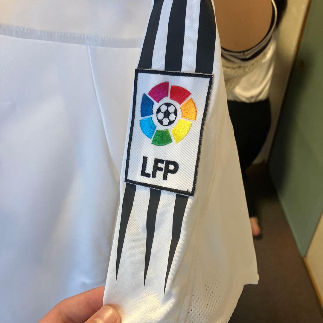 レアル・マドリード2004〜2005シーズン銀河系軍団サイン入りユニフォーム