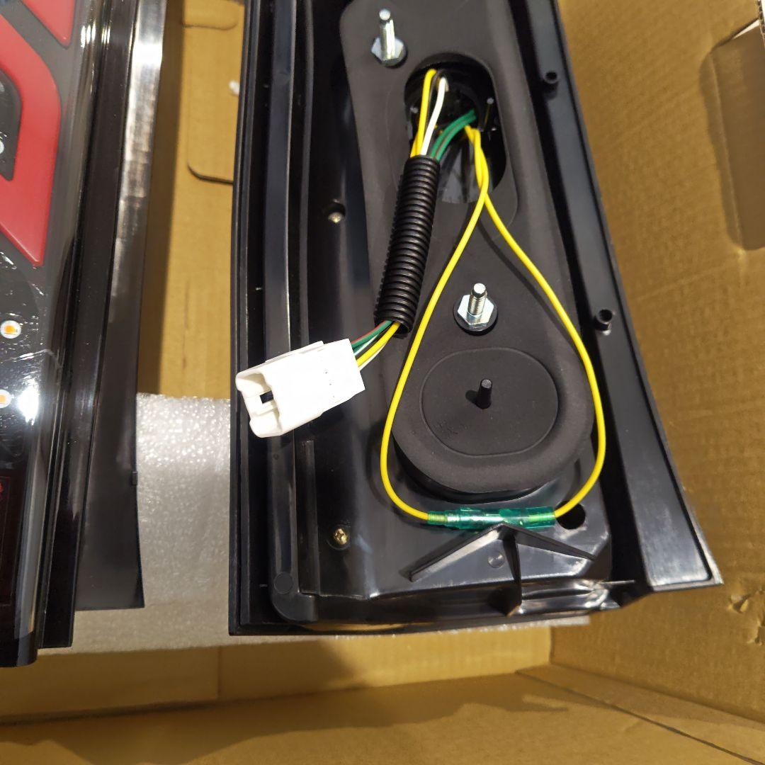 プロボックス　ショウワガレージ　LEDテールランプ　ライトスモーク