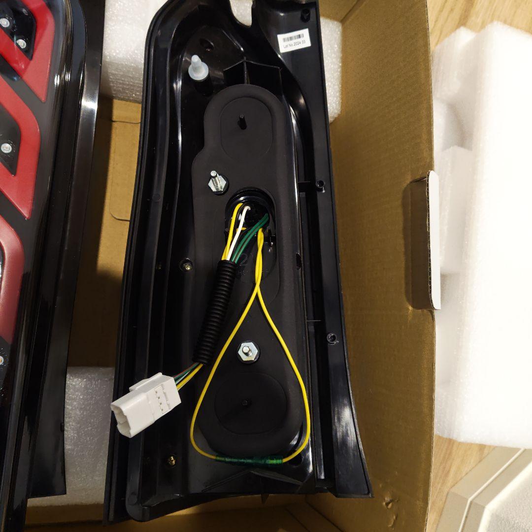 プロボックス　ショウワガレージ　LEDテールランプ　ライトスモーク