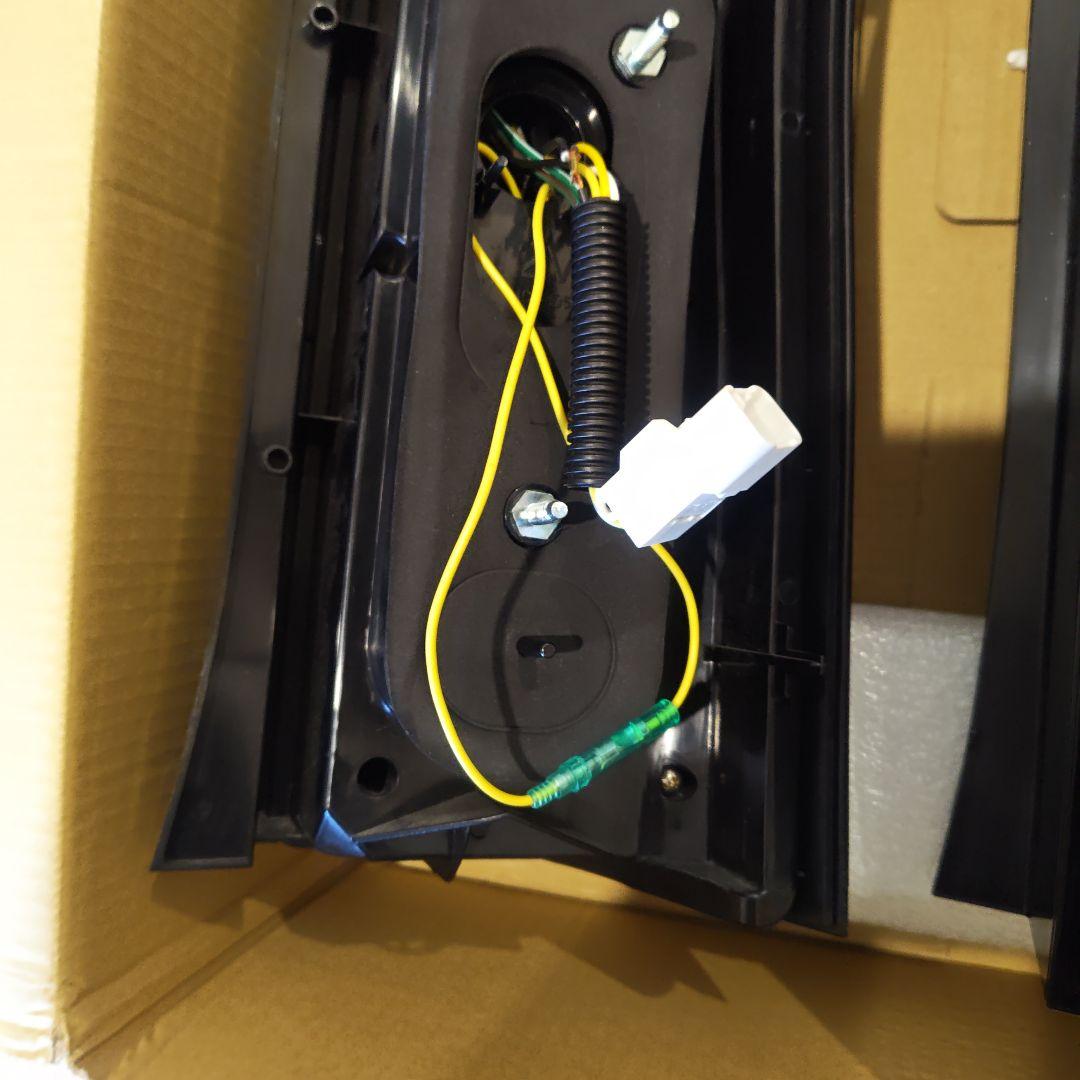 プロボックス　ショウワガレージ　LEDテールランプ　ライトスモーク