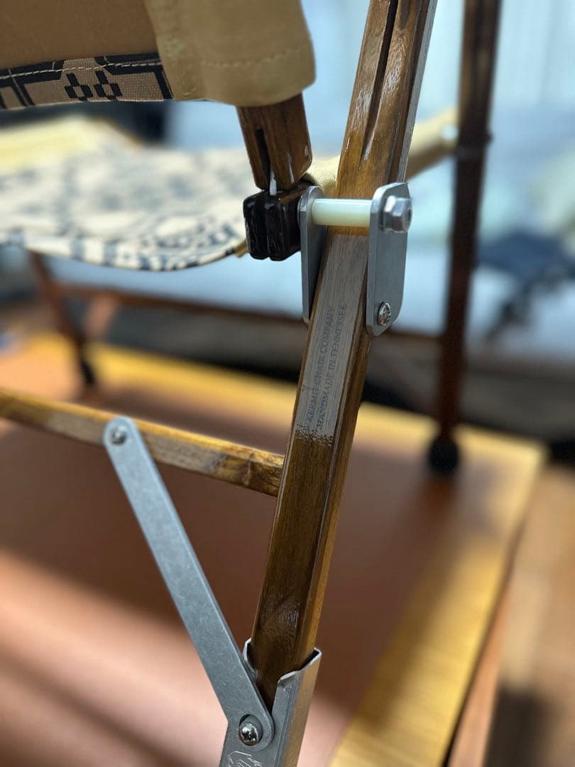 カーミットチェアウォールナット　ガラクダ　ヒジラク　ノビタ　ブラックデザイン