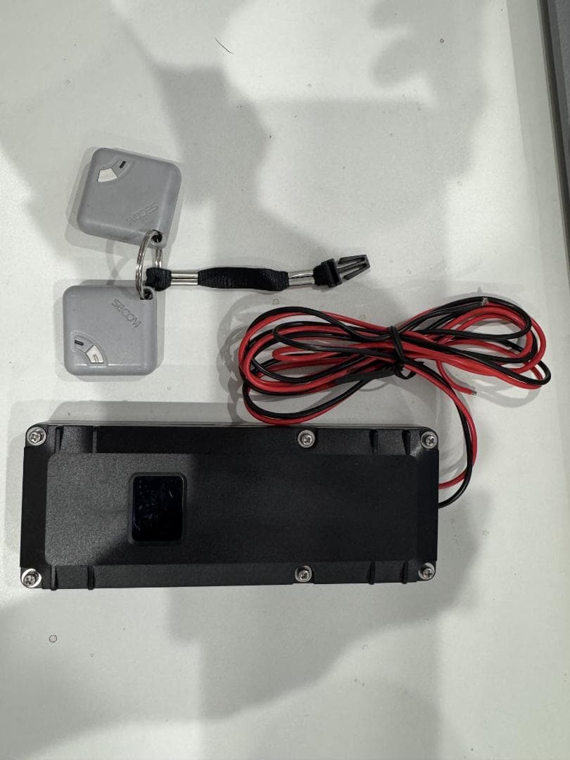 ココセコム車体取付ケース(CCーP0620)+ココセコムタグ(AT-G0530）