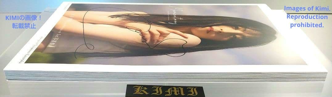 直筆サイン入り 初版 吉井美優 1st写真集 Momentary 本 2022