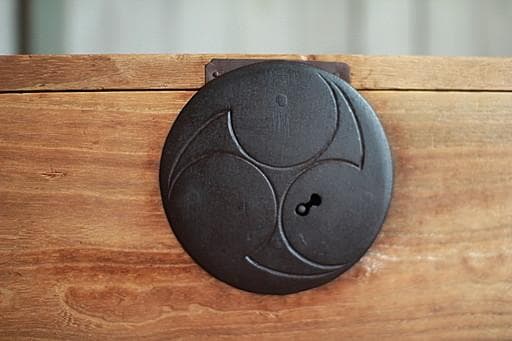 味のある丸金具時代箪笥　桐箪笥　抽斗2段　タンス　収納　古家具　古民家　時代家具