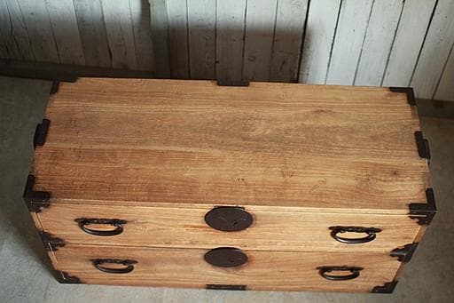 味のある丸金具時代箪笥　桐箪笥　抽斗2段　タンス　収納　古家具　古民家　時代家具