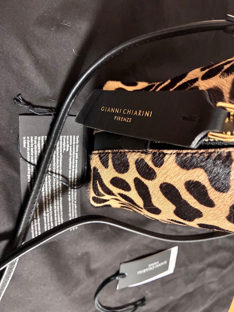 ジャンニキャリーニ　ヒョウ柄ショルダーバッグ
