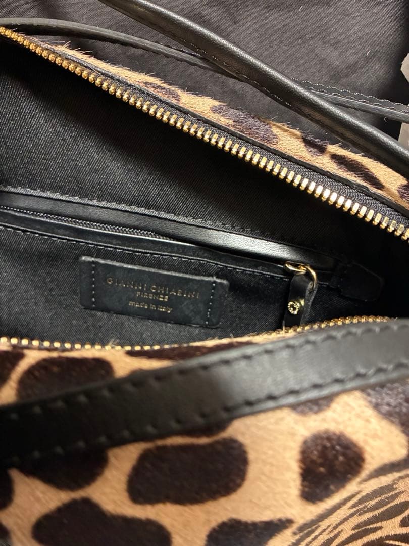 ジャンニキャリーニ　ヒョウ柄ショルダーバッグ