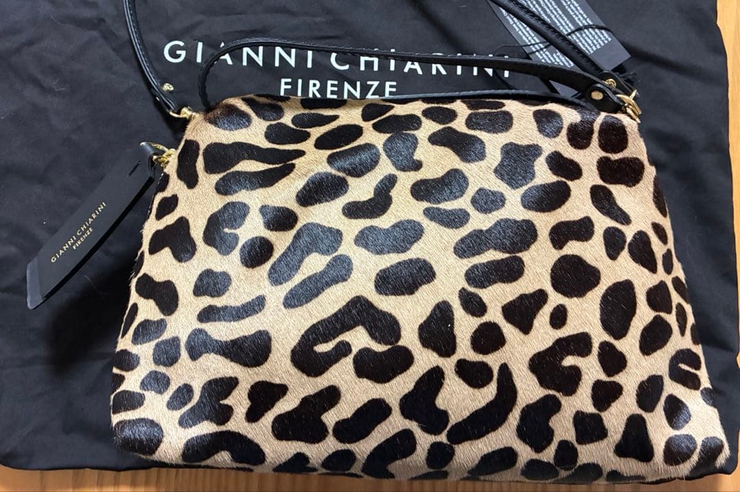 ジャンニキャリーニ　ヒョウ柄ショルダーバッグ