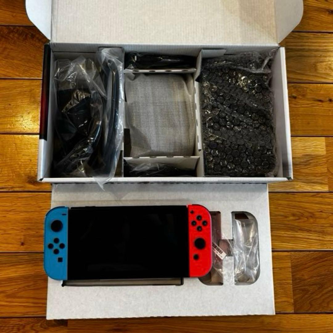 Nintendo Switch 本体　ネオンブルー（L）　ネオンレッド（R）