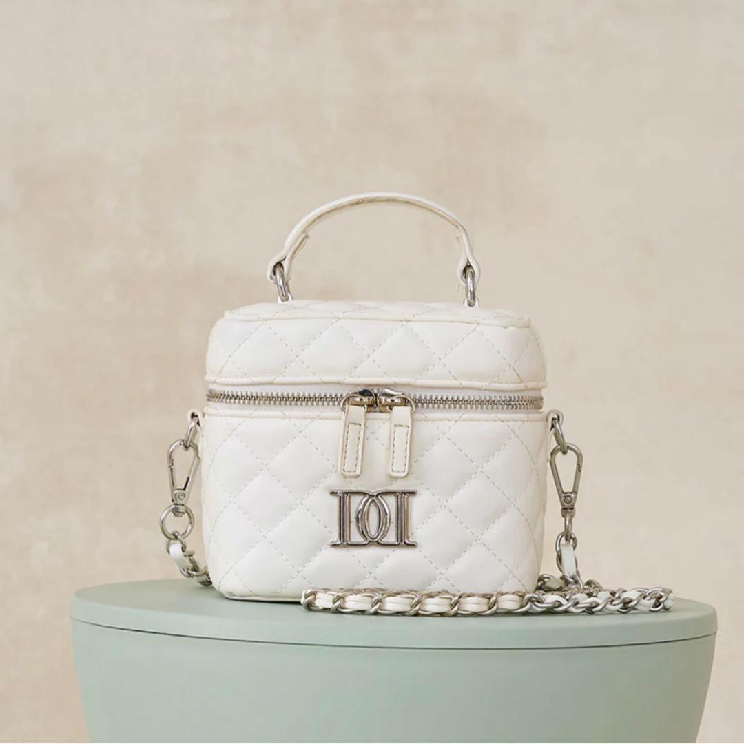 Darich キルティングスクエアミニバッグ ホワイト 【シルバーパーツ】
