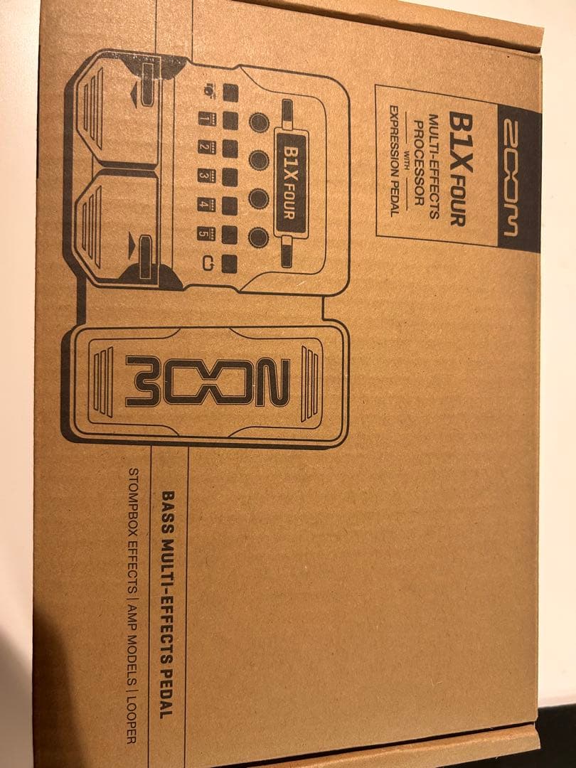 【新品同様】ZOOM B1X FOUR ベースマルチエフェクター