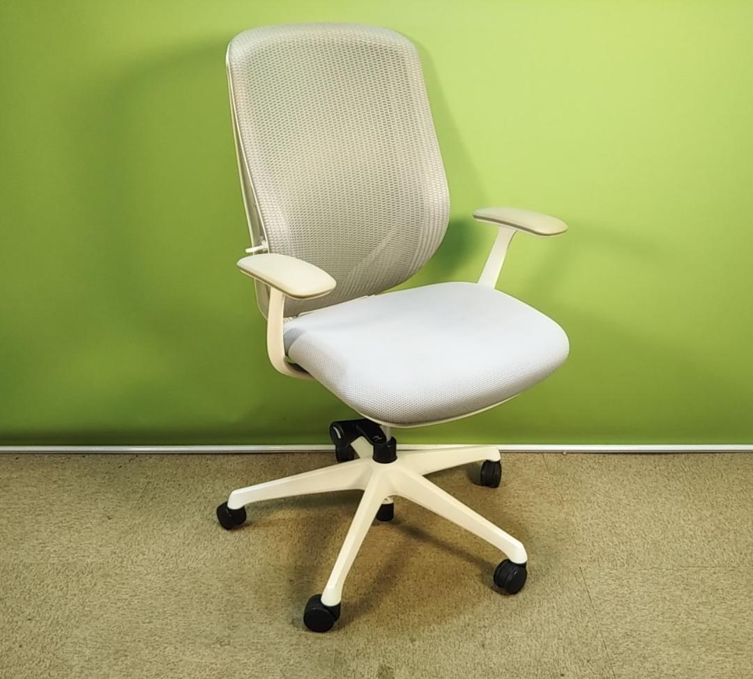 bn　オカムラ　シルフィーチェア　前傾機能　ハイバック　メッシュタイプ　中古