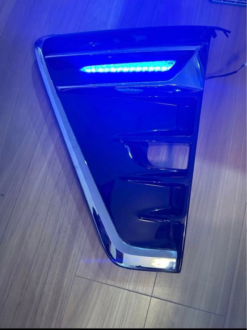 シグネチャイルミ ヴォクシー80