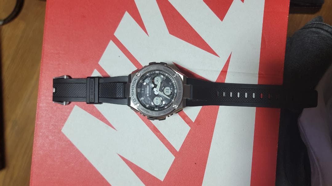 【美品】CASIO G-SHOCK GST-W110