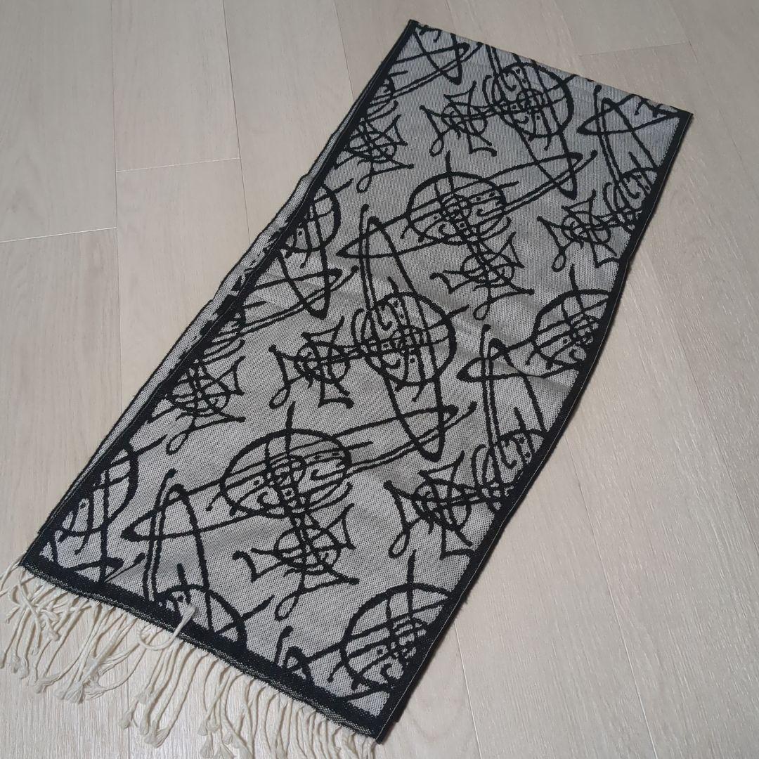 【美品】Vivienne Westwood マフラーオーブ総柄　黒白クリスマス冬