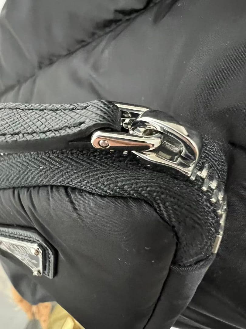 PRADA ブラック マフラー ポケット付き　新品同様