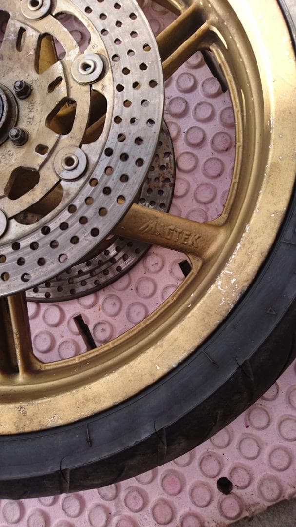 HONDA NSR250R 純正 フロントマグホイール 17インチ 金塗装