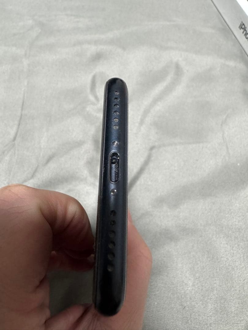 Apple iPhone SE (第3世代) 128GB ブラック