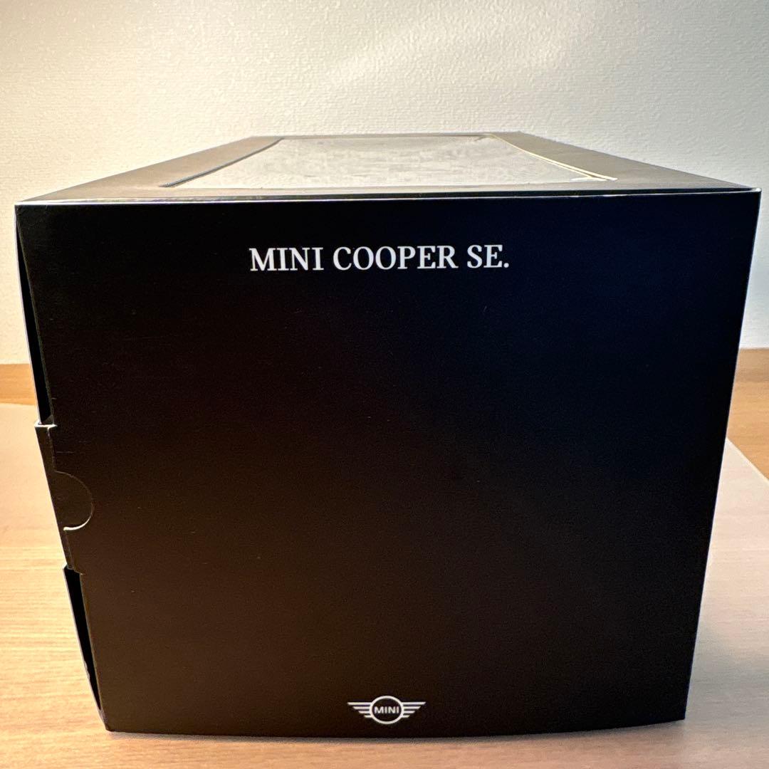 ミニ　クーパー　SE 1/18 ミニカー　シルバー　イエロー