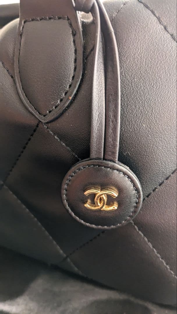 CHANEL ブラックレザー チャーム