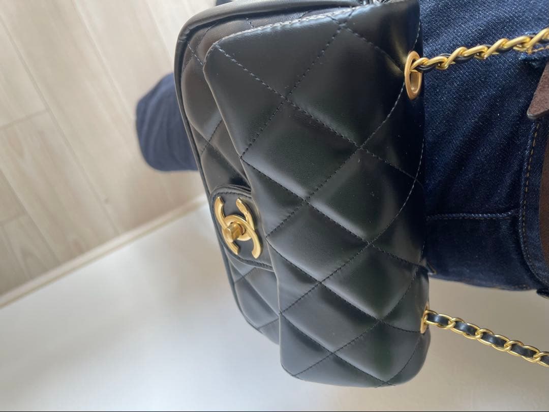 CHANEL ブラック キルティングショルダーバック