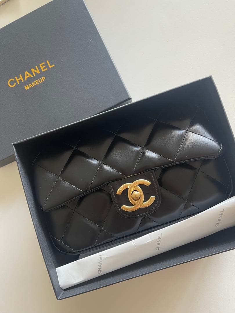 CHANEL ブラック キルティングショルダーバック