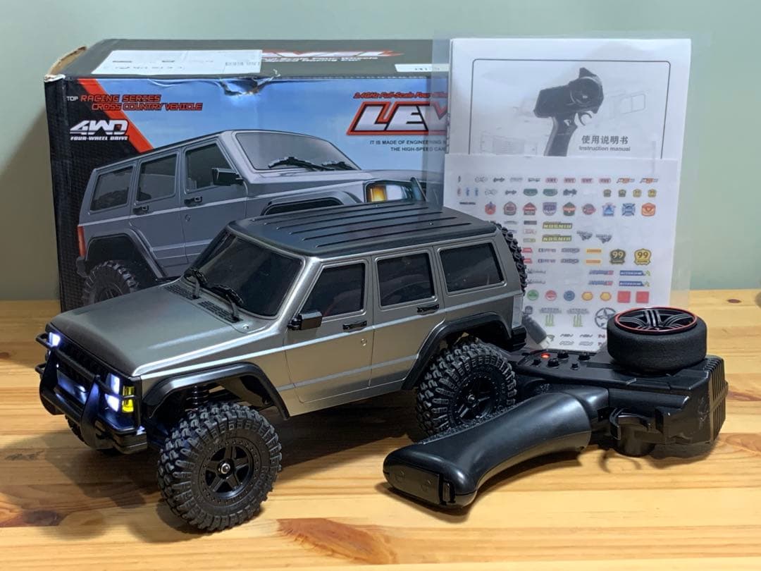 チョロ【美品】LEDライト付きグレーRCカー