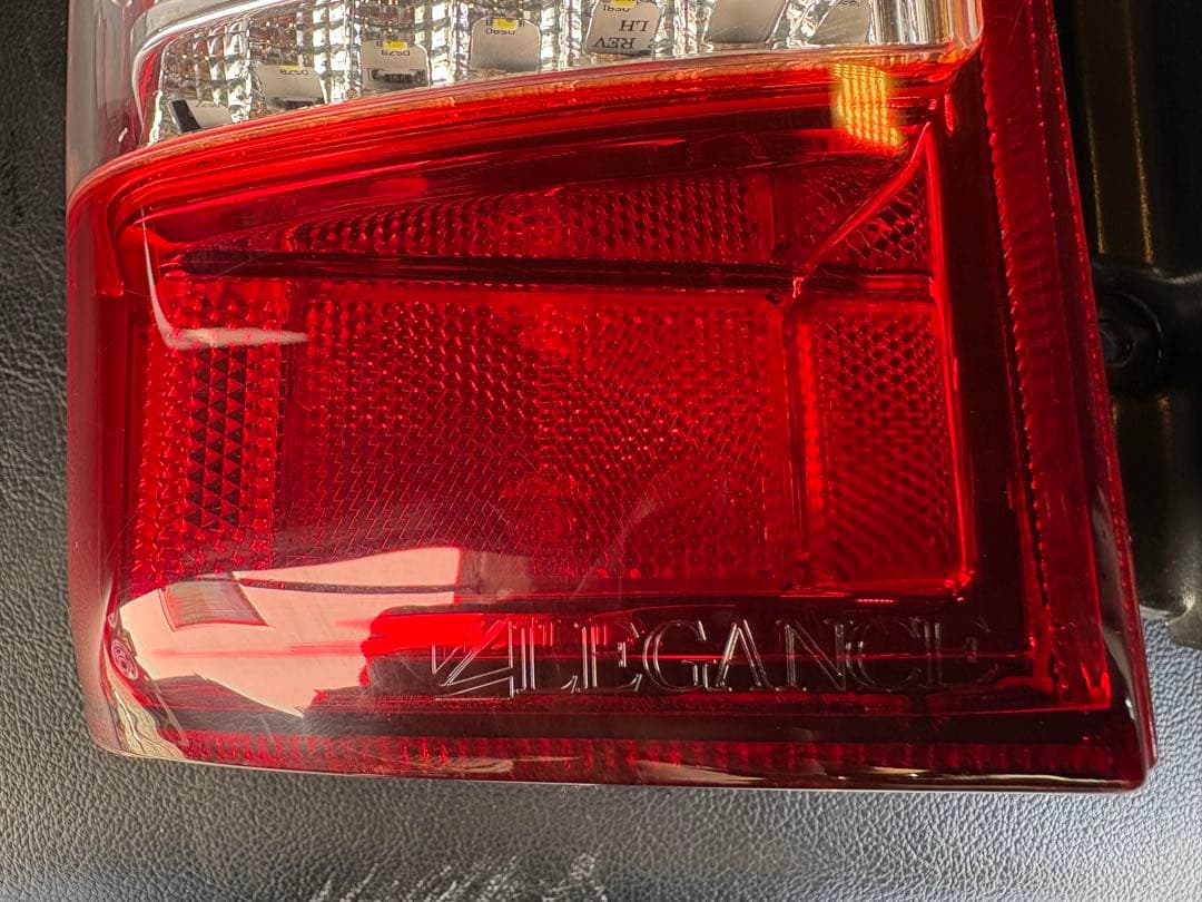 ハイエース　バレンティ×エレガンス コラボLED テールライト