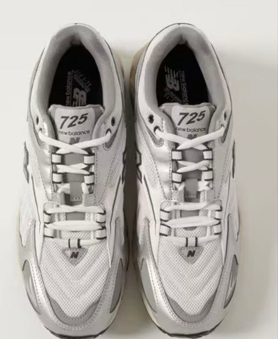 新品未使用品　ニューバランス　725 24.5cm