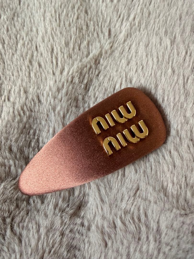 miu miu ブラウン ヘアピン