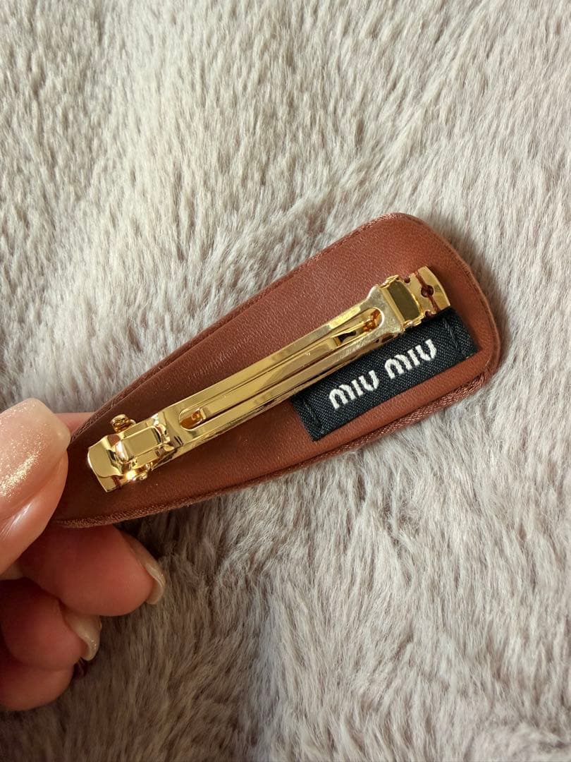 miu miu ブラウン ヘアピン