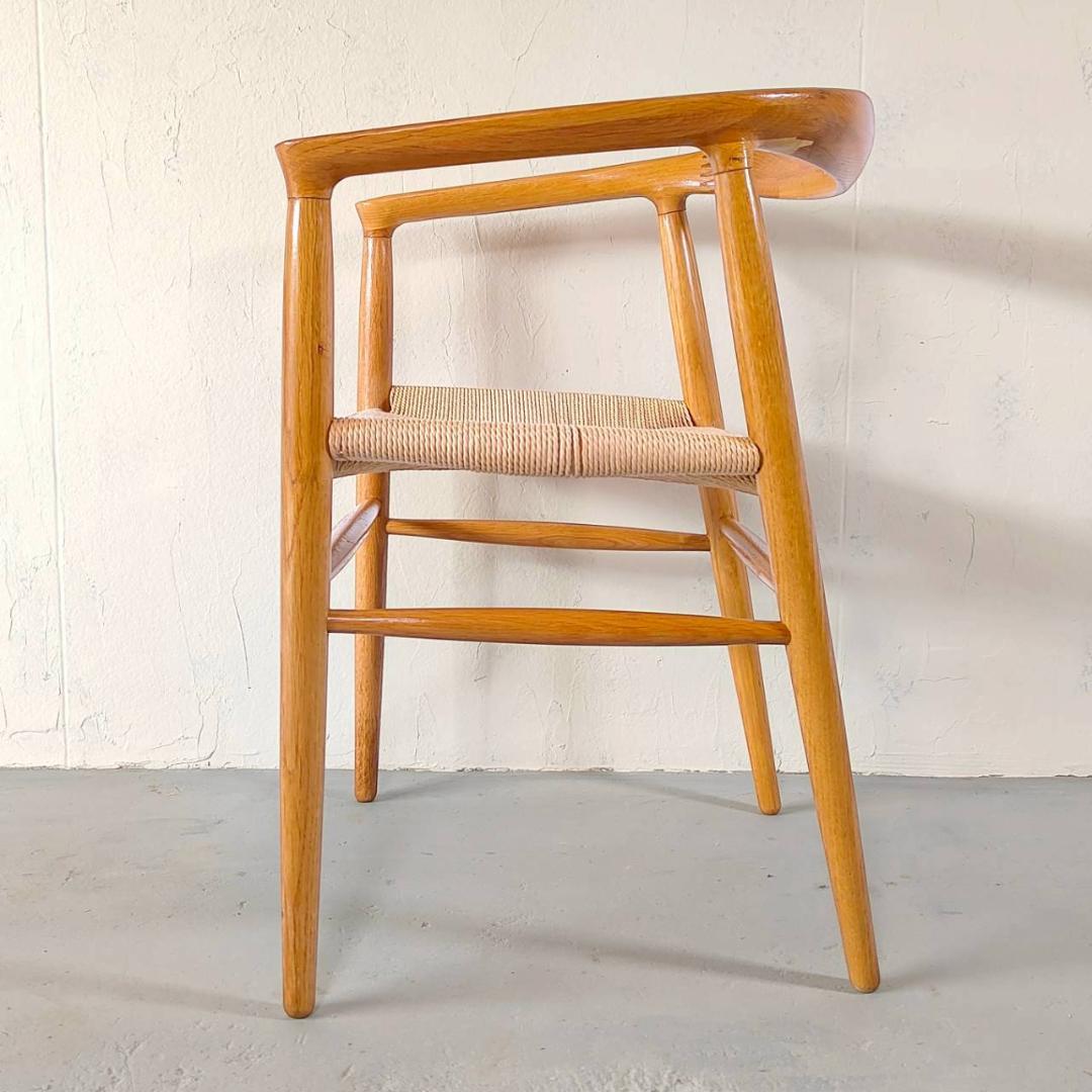 ①無印良品 オーク材 ペーパーコード アームチェア